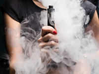 Vapeo en adolescentes